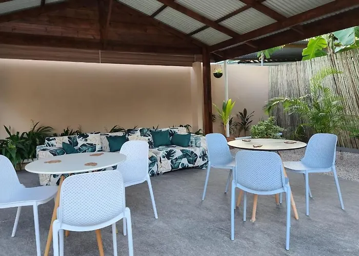 Self-catering * Beau Vallon (Mahe)