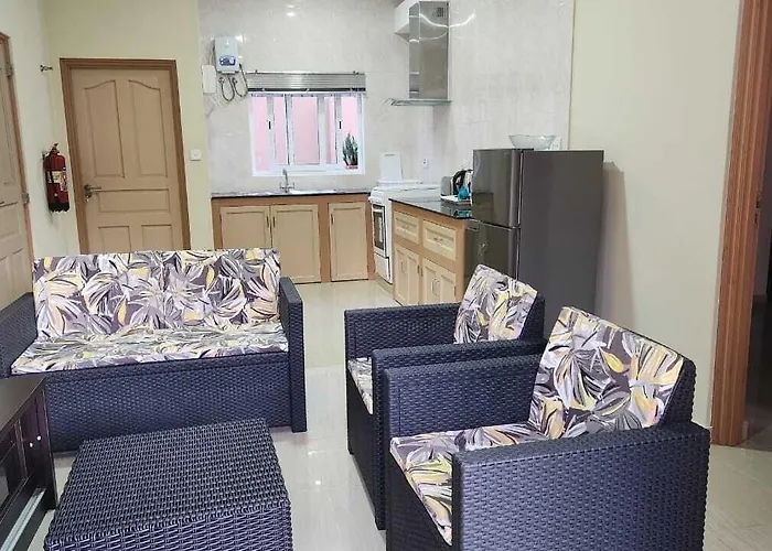 Self-catering * Beau Vallon (Mahe)